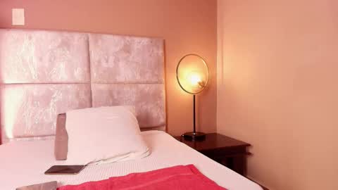 Mia online show from March 6, 12:50 am