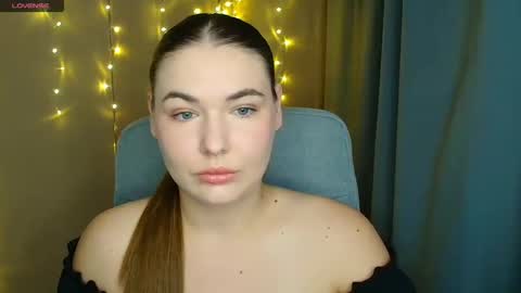 mia_lemm online show from November 10, 8:31 am