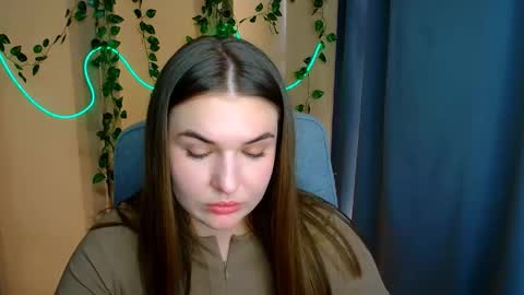 mia_lemm online show from March 20, 8:08 am