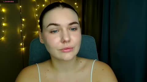 mia_lemm online show from October 23, 7:47 am