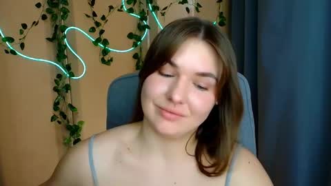 mia_lemm online show from March 27, 8:16 am