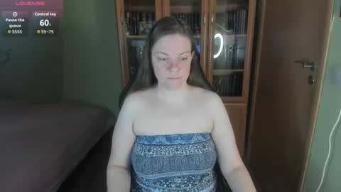 mia_lores online show from June 11, 9:17 am