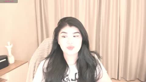 Mia 3 online show from June 27, 7:31 pm