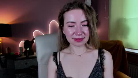Snapshot of mia_luxx92 chatting on September 27, 8:10 am Mia online show from September 27, 8:10 am