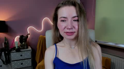 Snapshot of mia_luxx92 chatting on September 24, 7:07 am Mia online show from September 24, 7:07 am