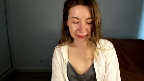 Mia online show from April 28, 6:39 am