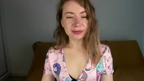 Mia online show from July 22, 6:36 am