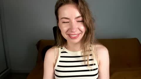 Mia online show from July 7, 7:23 am