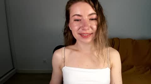 Mia online show from May 5, 6:38 am