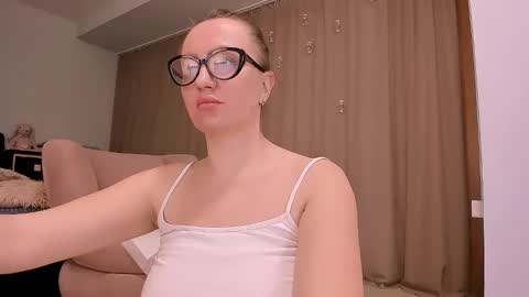 Snapshot of mia_maya chatting on February 11, 10:58 am Alicia online show from February 11, 10:58 am