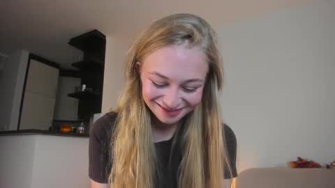 Mia here Appreciate your support online show from October 24, 4:25 pm