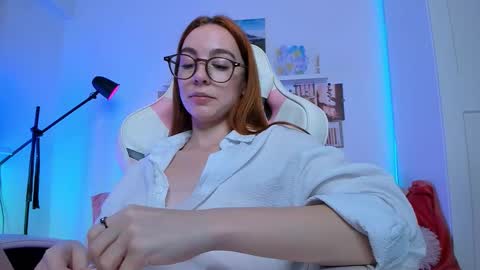 Mia online show from November 3, 2:15 am