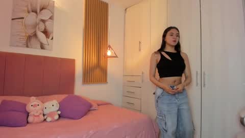 Mia Nevaeh - follow me online show from March 3, 9:01 pm