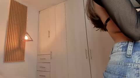 Mia Nevaeh - follow me online show from February 13, 9:39 pm