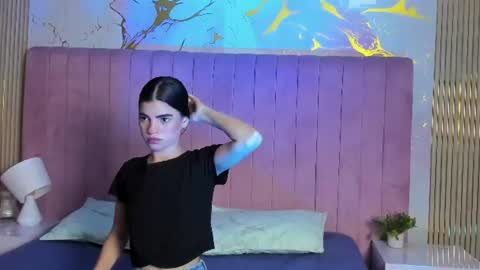 mia online show from July 16, 12:10 pm