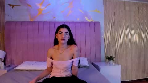 mia online show from July 21, 1:34 pm