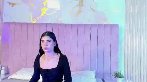 mia online show from July 17, 12:20 pm