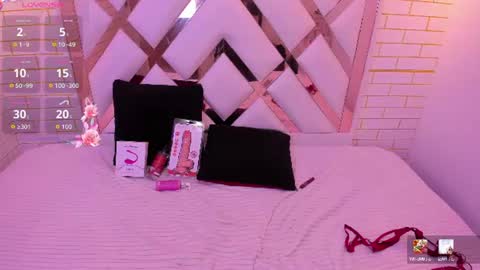 mia_petite18 online show from July 14, 2:05 am