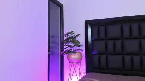 mia online show from March 20, 6:07 am