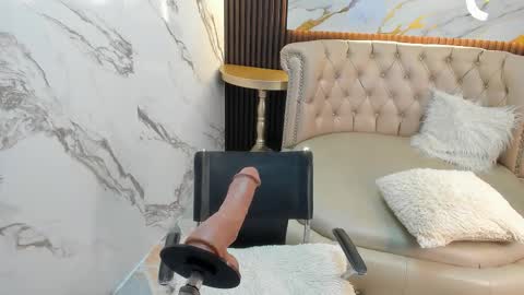 Snapshot of mia_russell_ chatting on October 22, 8:47 pm Mia online show from October 22, 8:47 pm
