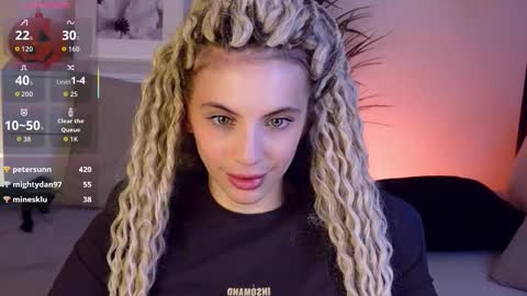 Mia online show from November 1, 9:24 am