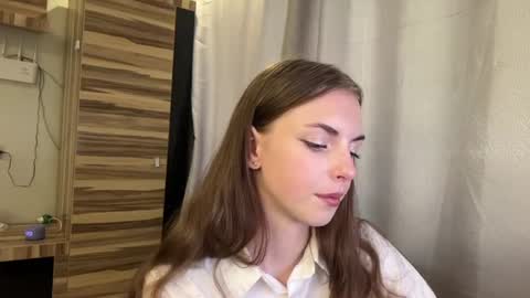Mia online show from July 23, 6:21 am