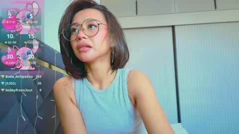 Mia online show from February 5, 7:07 am