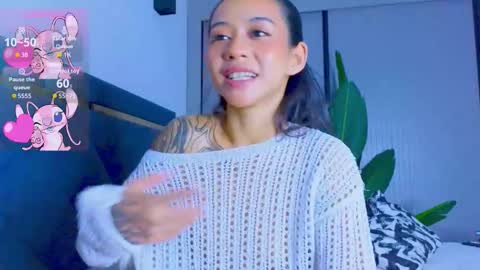 Mia online show from September 30, 2:22 pm