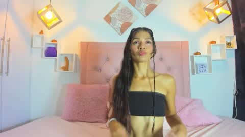 Mia Suarez online show from October 29, 11:40 pm