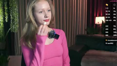 Mia online show from November 23, 3:47 pm