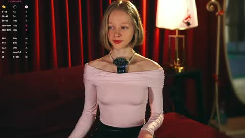 Mia online show from April 15, 6:08 pm