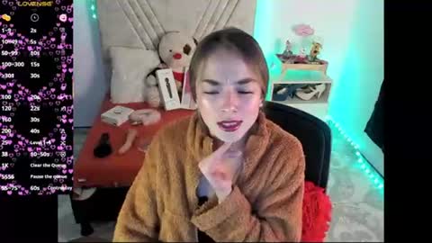 Mia Victoria online show from July 28, 1:47 am