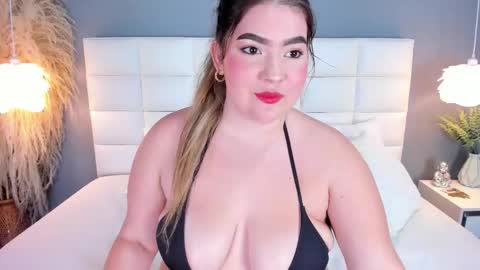 mia vixenn  online show from November 15, 5:19 am