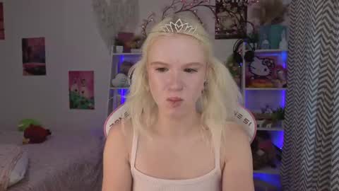 Mia online show from June 28, 3:13 am