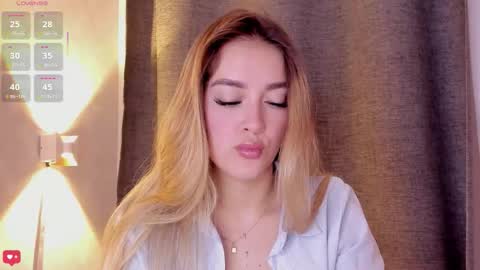 Mia White  online show from November 24, 1:24 pm