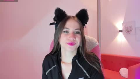 Mia online show from February 16, 4:29 pm