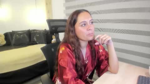 Mia   online show from November 8, 5:29 pm