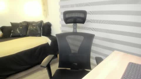 Snapshot of mia_xgray chatting on September 15, 9:11 pm Mia online show from September 15, 9:11 pm
