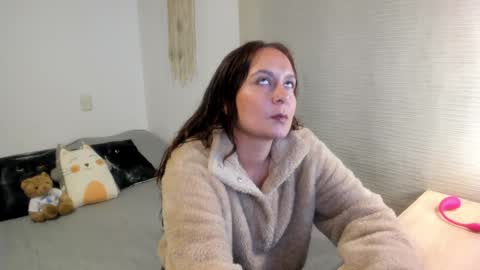 Snapshot of mia_xgray chatting on January 7, 9:46 pm Mia online show from January 7, 9:46 pm