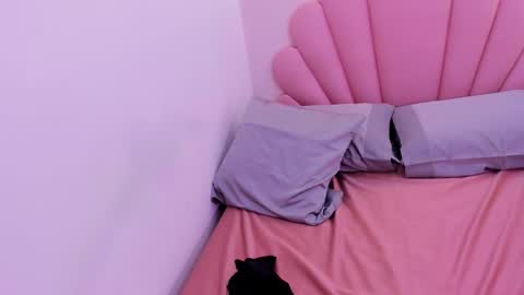 mia_yeager online show from September 26, 5:27 am