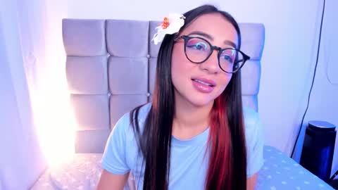 mia  nicolle online show from February 14, 5:09 am