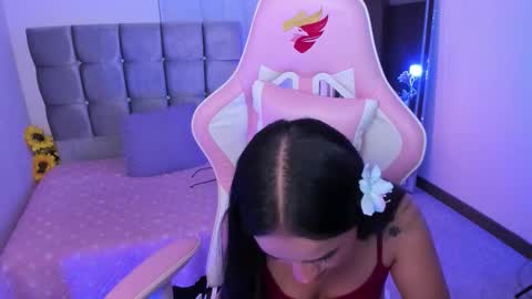 mia  nicolle online show from October 4, 2:06 am