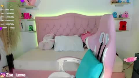 Mia online show from August 3, 9:42 pm