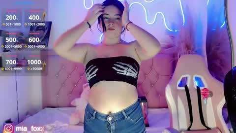 Snapshot of miaa_foxx_ chatting on September 17, 10:19 pm Mia online show from September 17, 10:19 pm