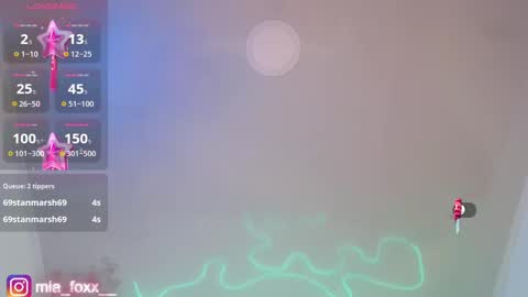 Snapshot of miaa_foxx_ chatting on October 3, 12:38 am Mia online show from October 3, 12:38 am