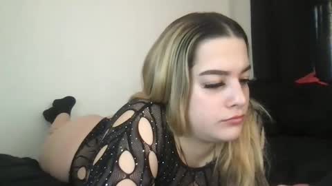 Mia Moji online show from January 8, 1:48 pm