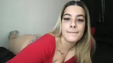 Mia Moji online show from December 5, 4:08 pm