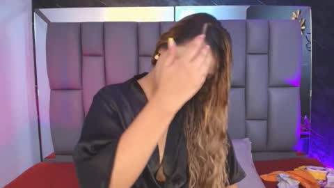 Mia online show from November 15, 12:17 pm