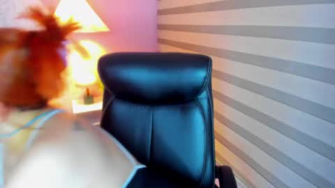 miabunny   online show from June 4, 3:34 am