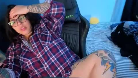 Mia online show from April 21, 3:02 am